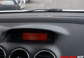 Подержанный автомобиль Peugeot 308 Wagon 2008 года (16 фото)