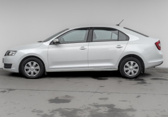 Подержанный автомобиль Skoda Rapid Liftback 2019 года (8 фото)