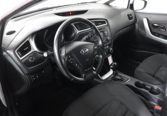 Подержанный автомобиль Kia Ceed Wagon 2018 года (9 фото)