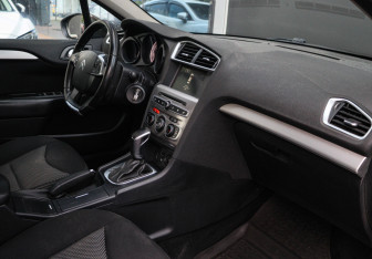 Подержанный автомобиль Citroen C4 Sedan 2016 года (7 фото)