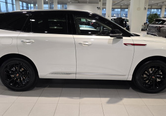 Новый Hongqi HS3 2024 (4 фото)