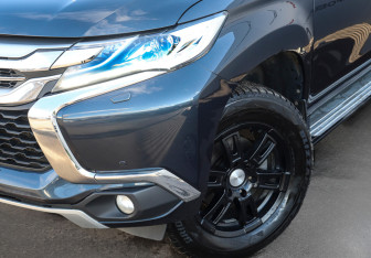 Подержанный автомобиль Mitsubishi Pajero Sport 2019 года (25 фото)