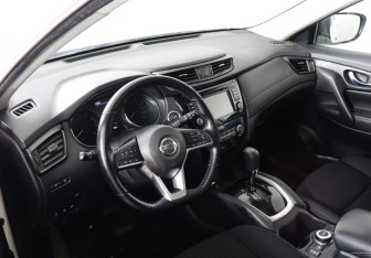 Подержанный автомобиль Nissan X-Trail 2021 года (9 фото)