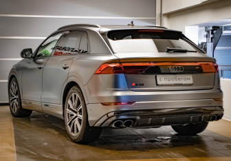 Подержанный автомобиль Audi SQ8 2024 года (6 фото)