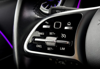 Подержанный автомобиль Mercedes-Benz GLB 2021 года (30 фото)