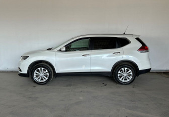Подержанный автомобиль Nissan X-Trail 2016 года (7 фото)
