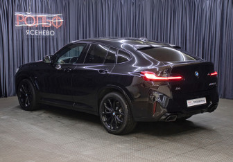 Подержанный автомобиль BMW X4 2021 года (7 фото)