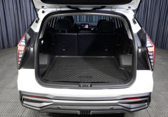 Подержанный автомобиль Geely Atlas 2024 года (10 фото)