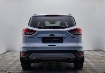 Подержанный автомобиль Ford Kuga 2013 года (4 фото)