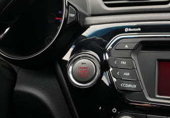 Подержанный автомобиль Kia Rio Hatchback 2013 года (16 фото)