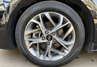 Подержанный автомобиль Hyundai Sonata 2021 года (9 фото)