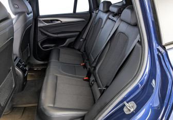 Подержанный автомобиль BMW X3 2021 года (18 фото)