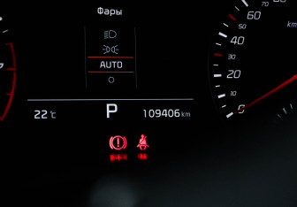 Подержанный автомобиль Kia Stinger 2018 года (11 фото)