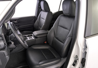 Подержанный автомобиль Toyota Land Cruiser Prado 2024 года (20 фото)
