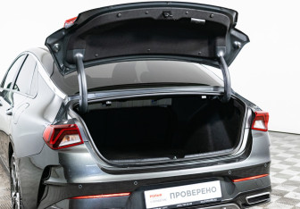 Подержанный автомобиль Kia K5 2020 года (9 фото)