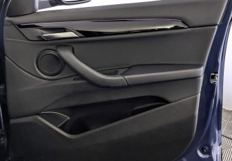 Подержанный автомобиль BMW X2 2022 года (25 фото)