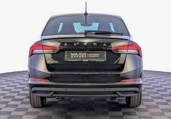 Подержанный автомобиль Skoda Rapid Liftback 2021 года (6 фото)