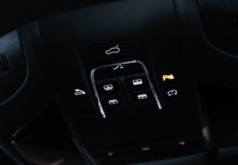 Подержанный автомобиль Maserati Levante 2021 года (26 фото)