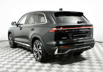 Подержанный автомобиль Geely Monjaro 2023 года (5 фото)