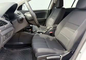 Подержанный автомобиль Renault Megane Hatchback 2013 года (10 фото)
