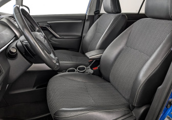 Подержанный автомобиль Toyota Verso 2014 года (20 фото)