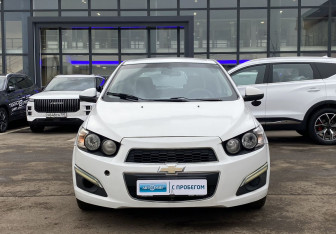 Подержанный автомобиль Chevrolet Aveo Hatchback 2014 года (2 фото)