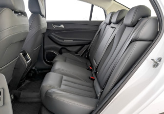 Подержанный автомобиль Omoda S5 2023 года (12 фото)