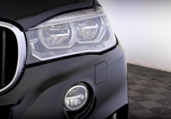 Подержанный автомобиль BMW X5 2017 года (17 фото)