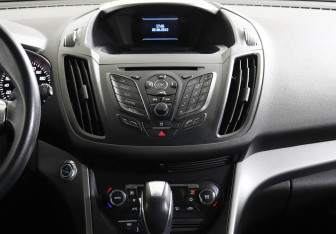 Подержанный автомобиль Ford Kuga 2013 года (8 фото)