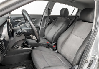 Подержанный автомобиль Kia Rio Hatchback 2021 года (20 фото)