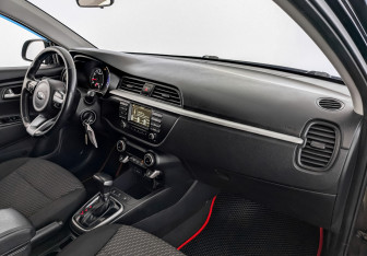 Подержанный автомобиль Kia Rio Hatchback 2018 года (11 фото)