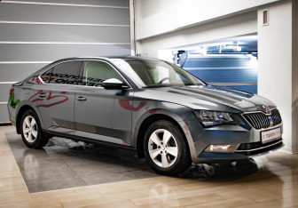 Подержанный автомобиль Skoda Superb Liftback 2018 года (3 фото)