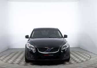 Подержанный автомобиль Volvo C30 2012 года (2 фото)