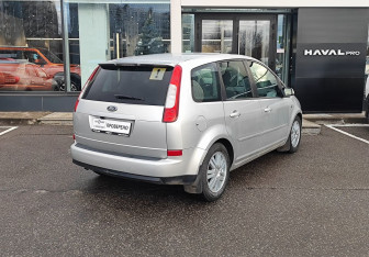 Подержанный автомобиль Ford C-MAX 2006 года (5 фото)