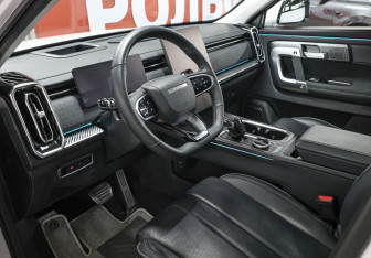 Подержанный автомобиль Jaecoo J7 2024 года (15 фото)