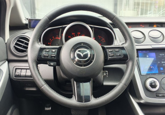 Подержанный автомобиль Mazda CX-7 2008 года (14 фото)