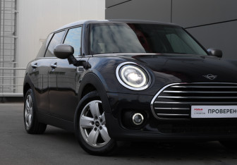 Подержанный автомобиль MINI Clubman Wagon 2021 года (22 фото)