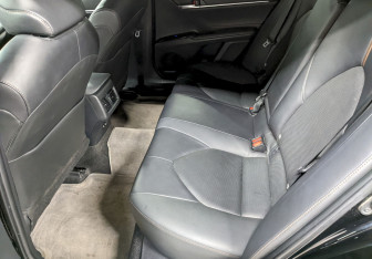 Подержанный автомобиль Toyota Camry Sedan 2019 года (17 фото)