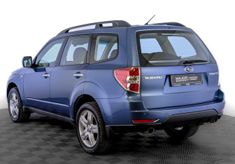 Подержанный автомобиль Subaru Forester Suv 2010 года (7 фото)