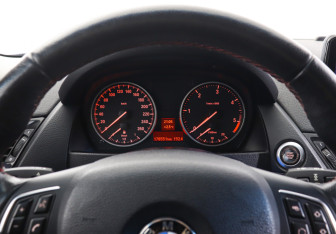 Подержанный автомобиль BMW X1 2012 года (11 фото)