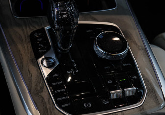 Подержанный автомобиль BMW X7 2020 года (28 фото)