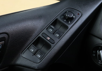Подержанный автомобиль Volkswagen Tiguan 2011 года (17 фото)