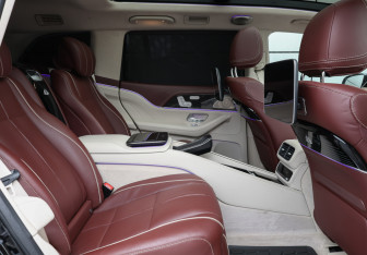 Подержанный автомобиль Mercedes-Benz Maybach GLS 2023 года (11 фото)