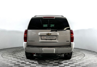 Подержанный автомобиль Chevrolet Tahoe 2011 года (6 фото)