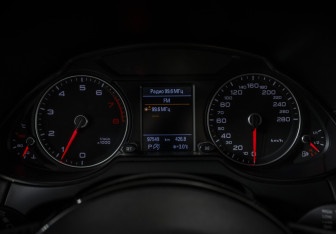 Подержанный автомобиль Audi Q5 2016 года (11 фото)