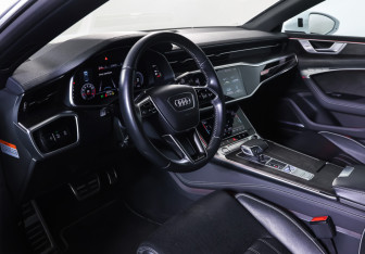 Подержанный автомобиль Audi A7 2020 года (15 фото)