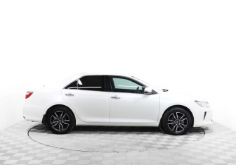 Подержанный автомобиль Toyota Camry Sedan 2017 года (4 фото)