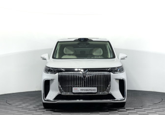 Подержанный автомобиль Voyah Dream 2025 года (2 фото)