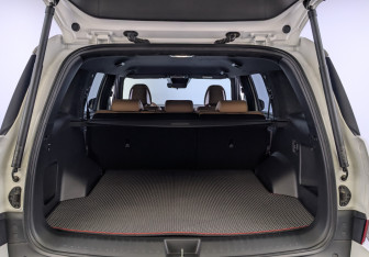 Подержанный автомобиль Hyundai Santa Fe 2024 года (10 фото)