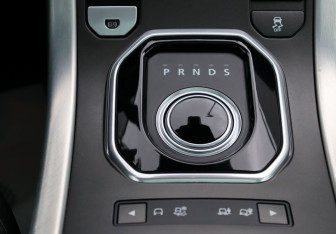 Подержанный автомобиль Land Rover Range Rover Evoque 2015 года (17 фото)
